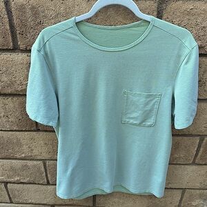 Men’s Lululemon Chest Pocket Relaxed Fit Tee EB Medium